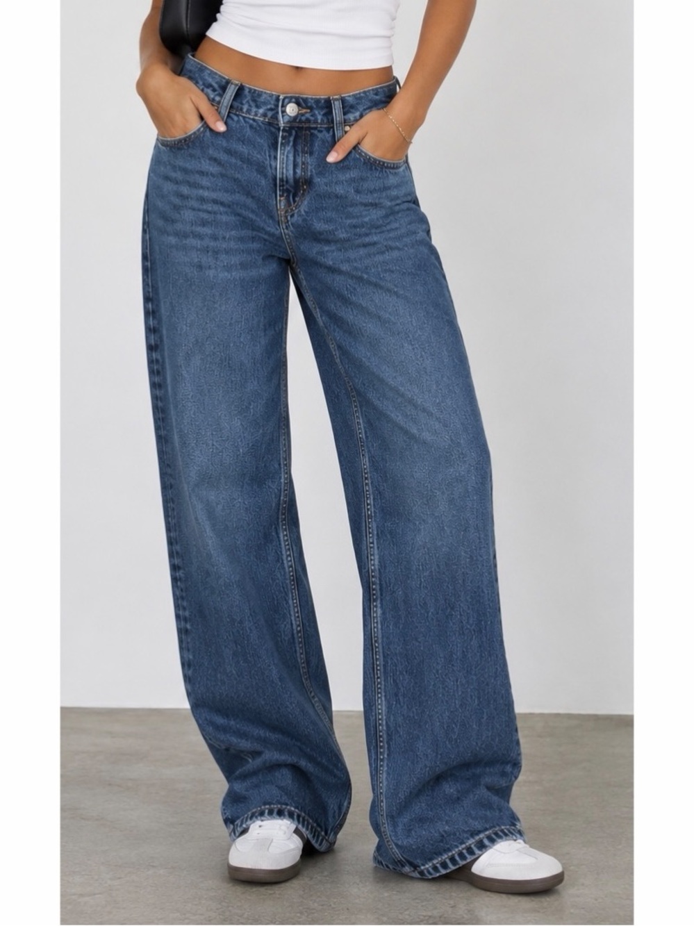 Hollister baggy jeans Size 23 waist (000) regular